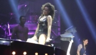 Rihanna gives girl a lap dance Liverpool Echo Arena